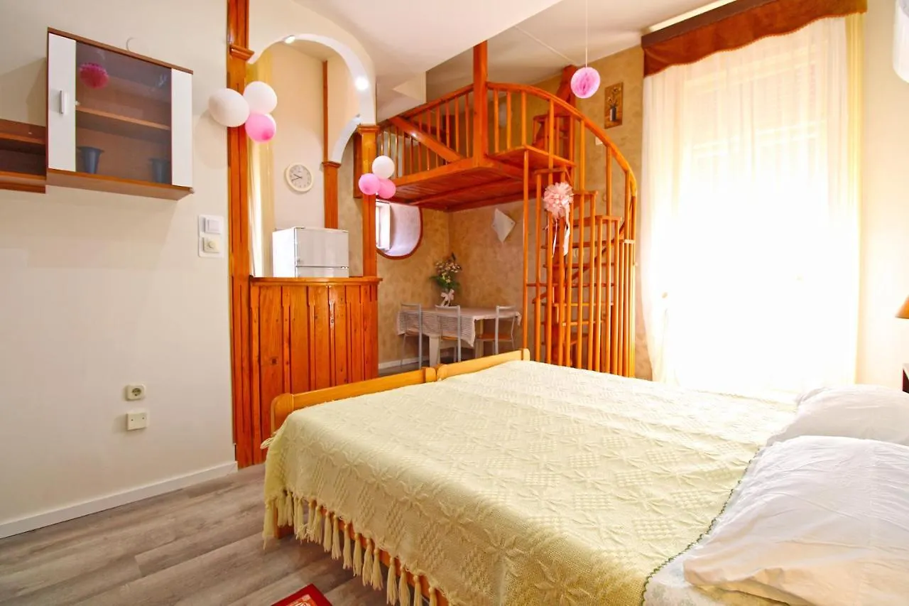 Apartment Diego 2160 풀라