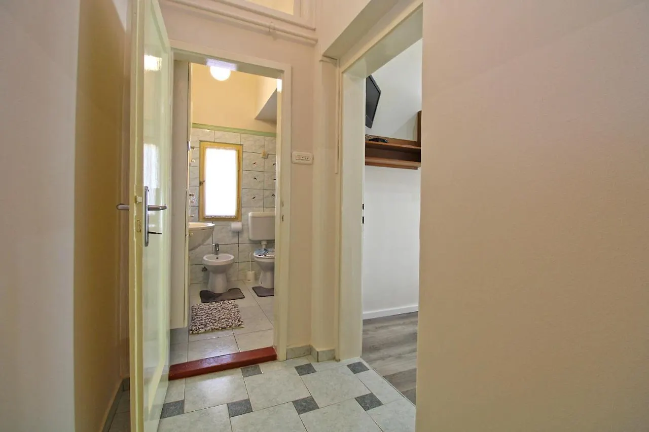 Apartment Diego 2160 Pula