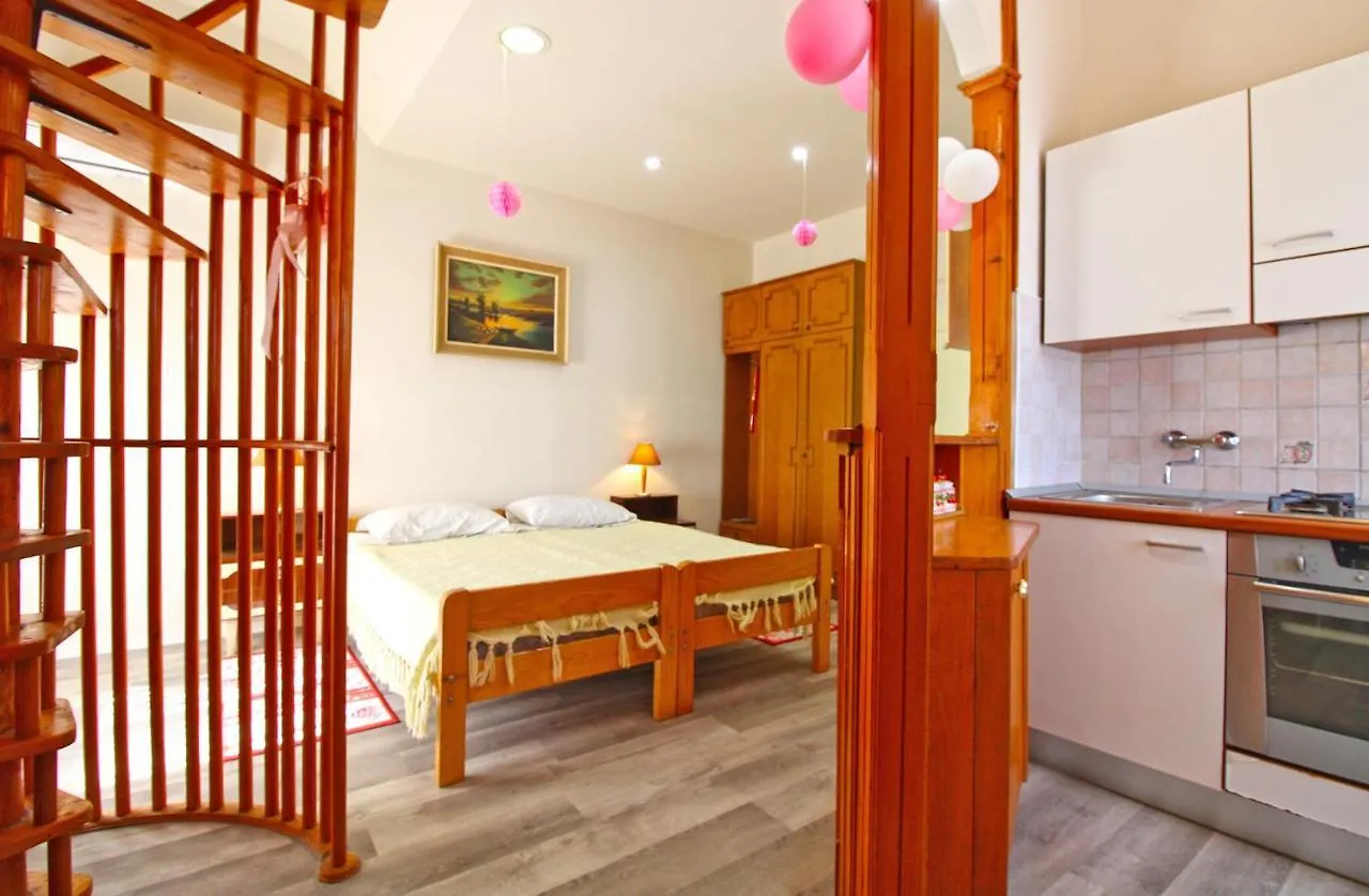 Apartment Diego 2160 풀라 크로아티아